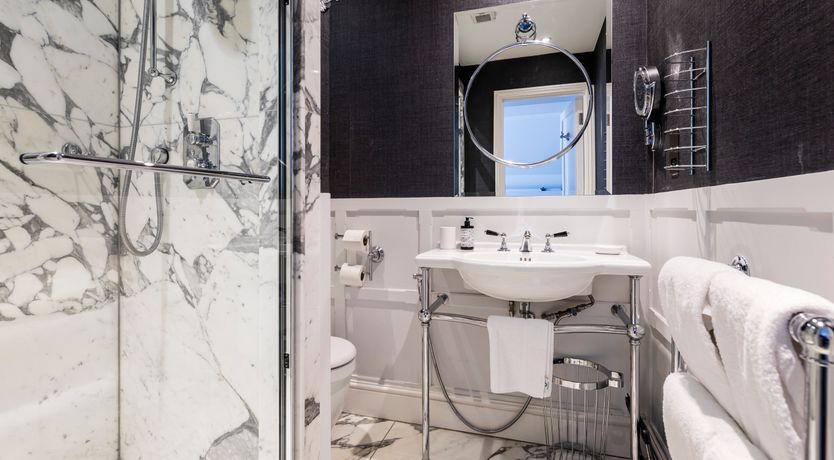 Photo of The White Bonnet