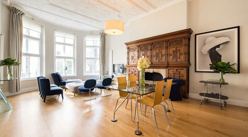 Photo of Botanical Muse