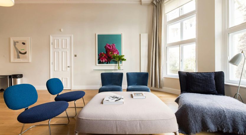 Photo of Botanical Muse