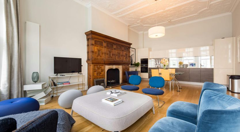 Photo of Botanical Muse