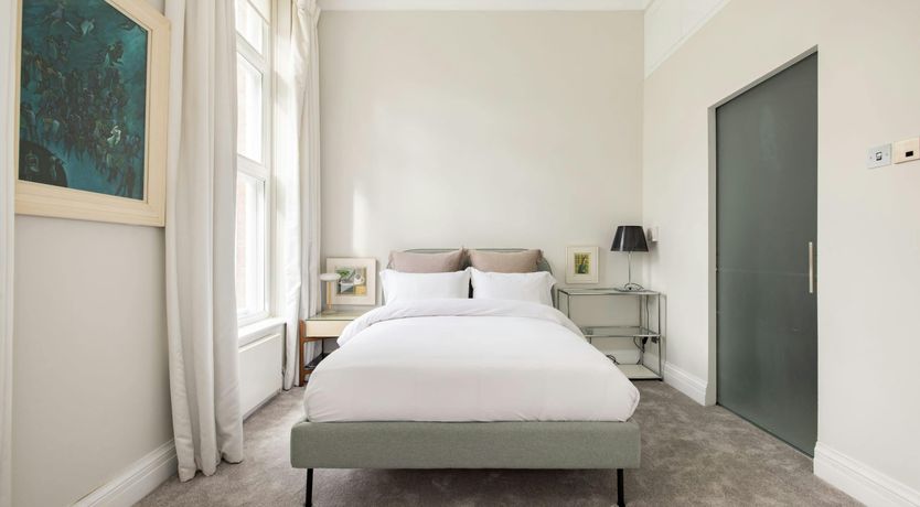 Photo of Botanical Muse