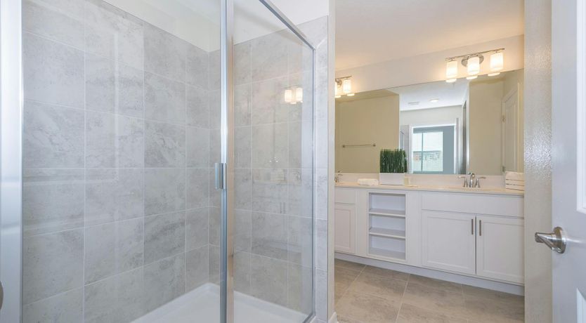 Photo of The Aurora Skyline