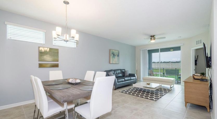 Photo of The Aurora Skyline