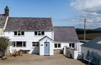 The Sea & the Moon Holiday Home