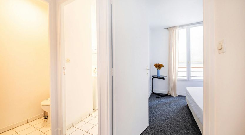 Photo of Parisian Aura