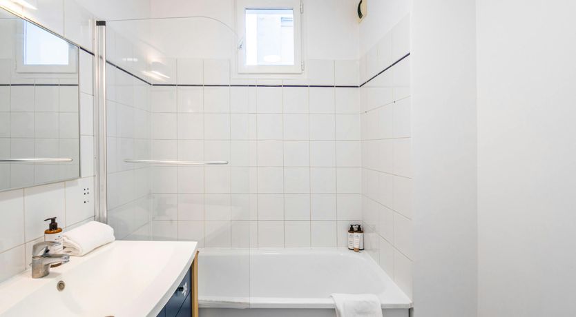 Photo of Parisian Aura