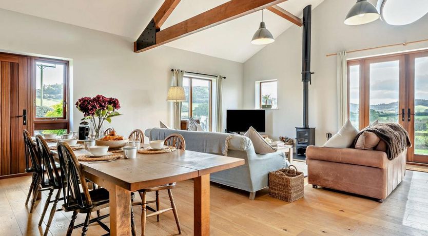 Photo of 3 Bed in Corton Denham