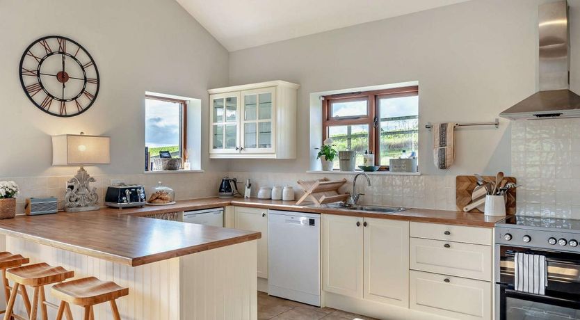 Photo of 3 Bed in Corton Denham