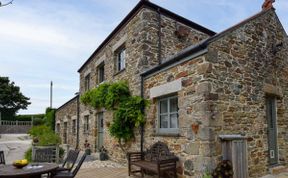 Photo of 5 Bed in Mount Hawke