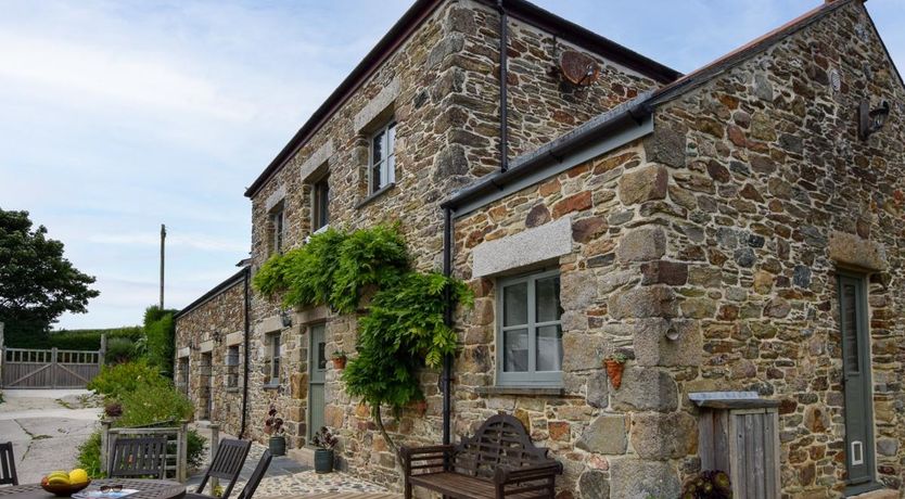 Photo of 5 Bed in Mount Hawke