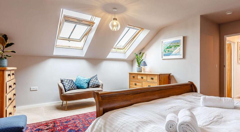 Photo of 5 Bed in Mount Hawke