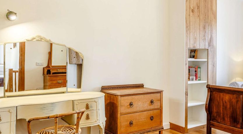 Photo of 5 Bed in Mount Hawke