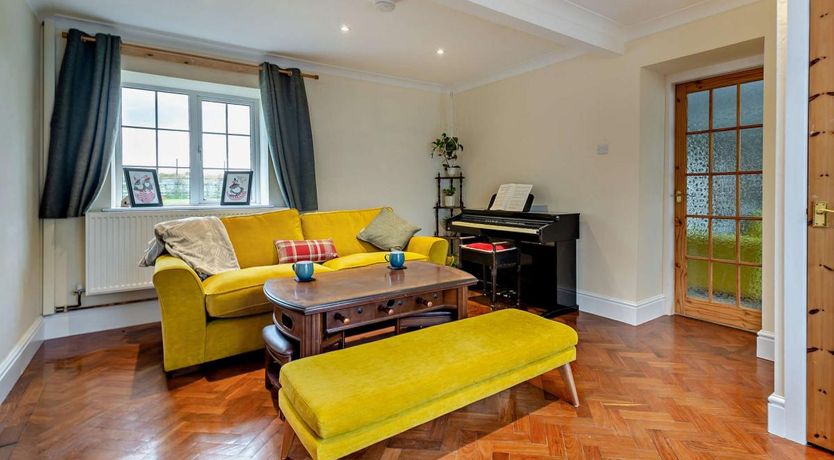 Photo of 1 Bed in Betws Yn Rhos