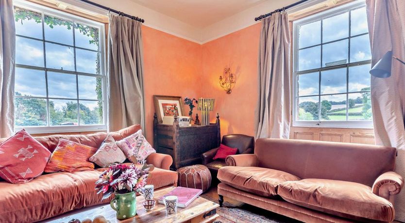 Photo of 5 Bed in Taunton