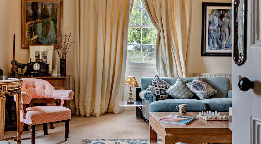 Photo of 5 Bed in Taunton