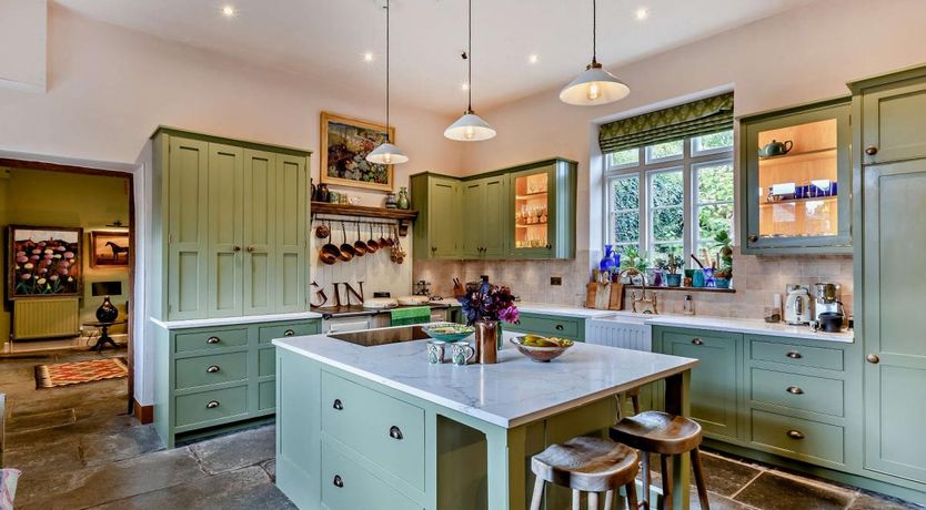 Photo of 5 Bed in Fitzhead