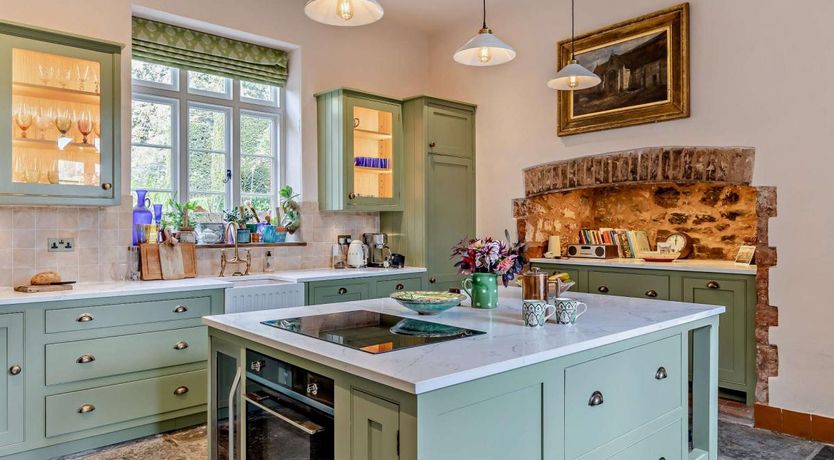 Photo of 5 Bed in Fitzhead