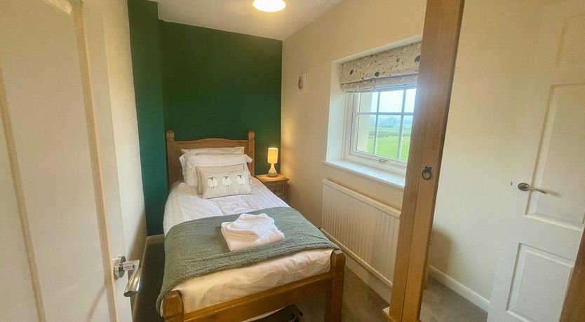 Photo of 3 Bed in Dean