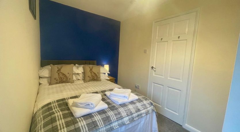 Photo of 3 Bed in Dean