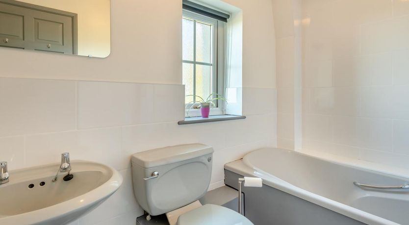 Photo of 3 Bed in Dean