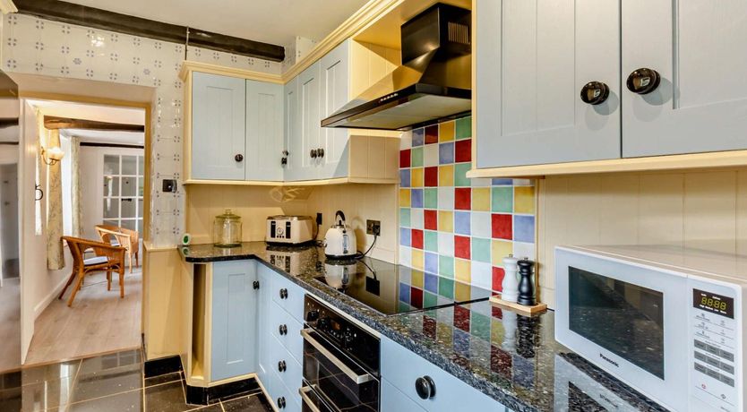 Photo of 6 Bed in Taunton