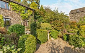 Photo of in Crosthwaite (95607)