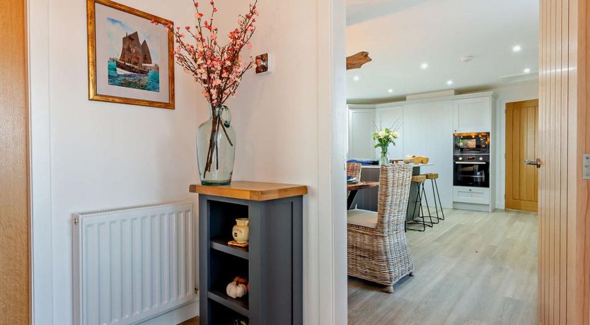 Photo of 4 Bed in Huna