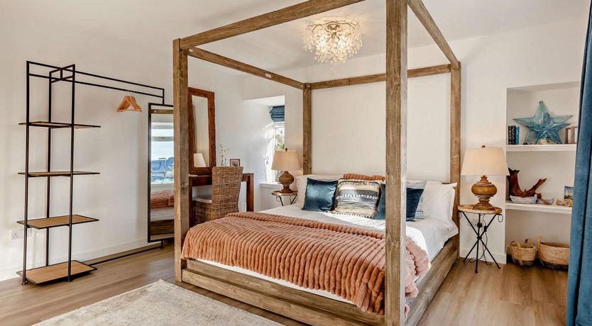 Photo of 4 Bed in Huna