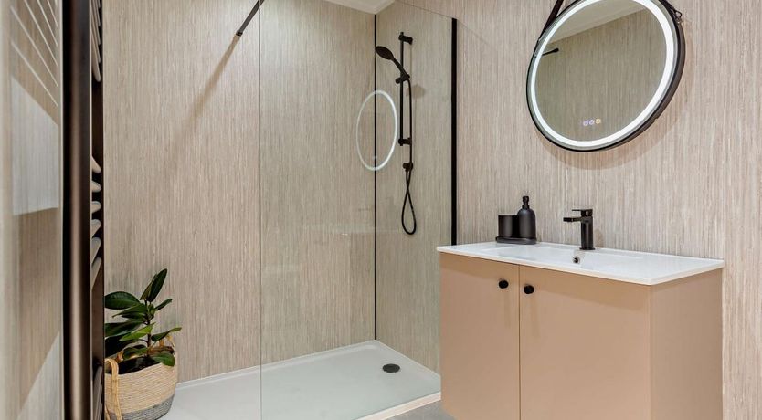 Photo of 4 Bed in Huna