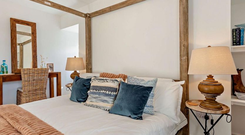 Photo of 4 Bed in Huna