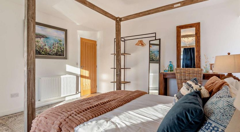 Photo of 4 Bed in Huna