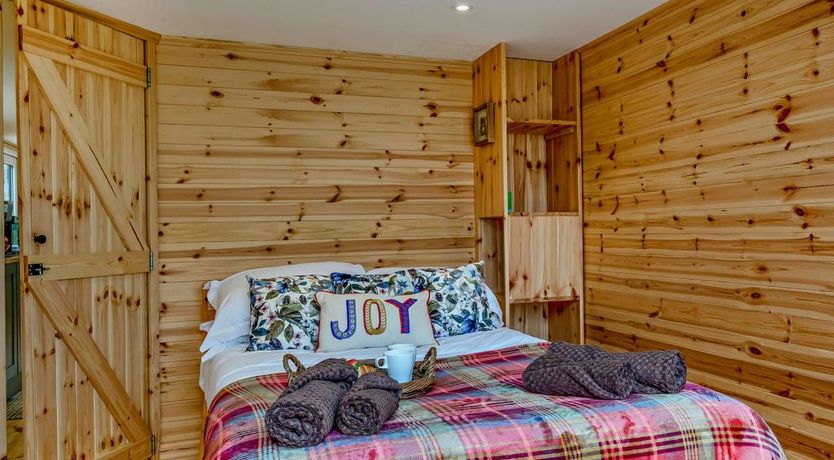 Photo of 2 Bed in Chale Green