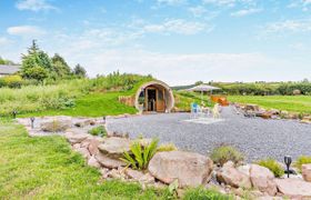 Photo of log-cabin-in-mid-wales-8