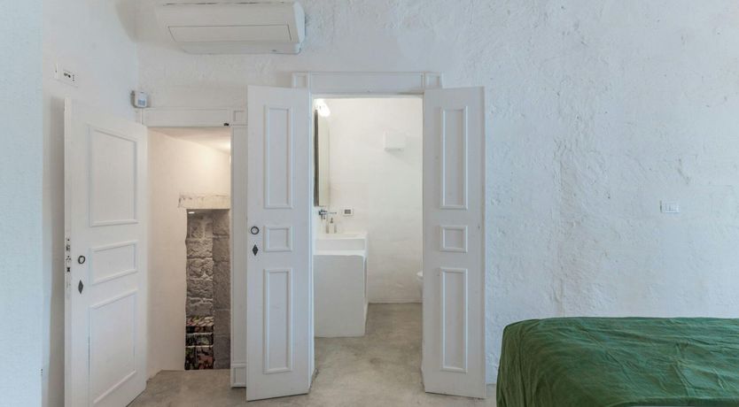 Photo of Cashmere & Stone