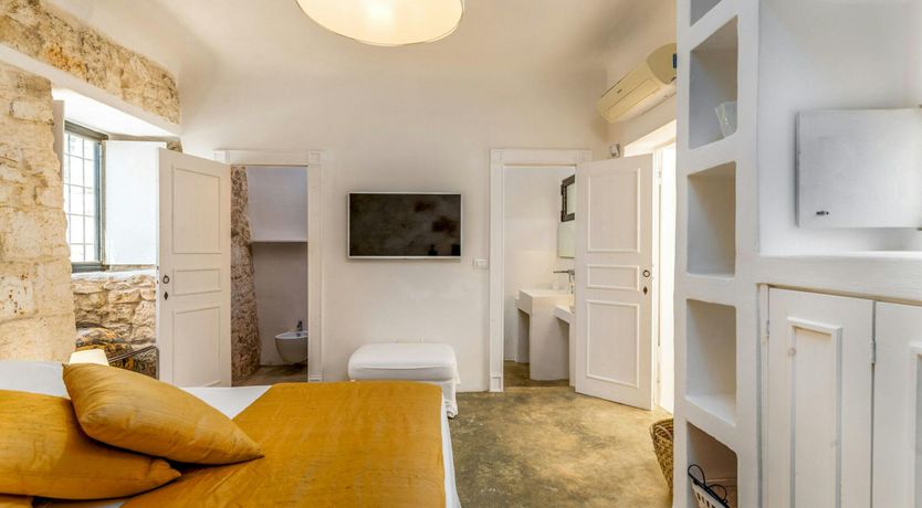 Photo of Cashmere & Stone