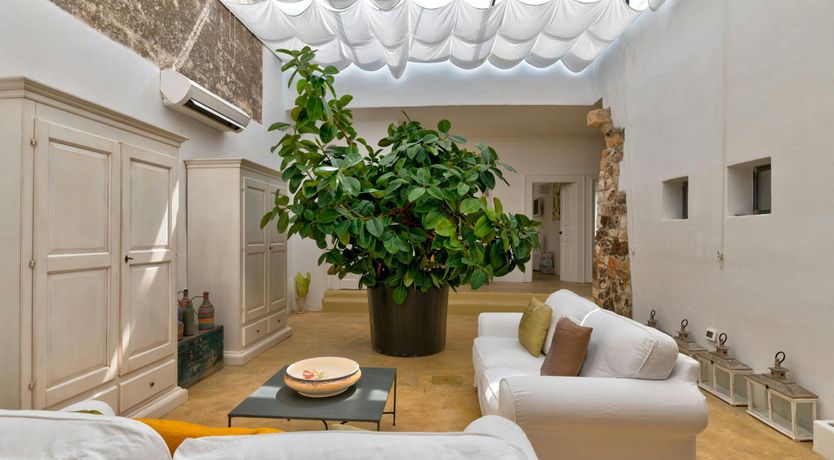 Photo of Cashmere & Stone