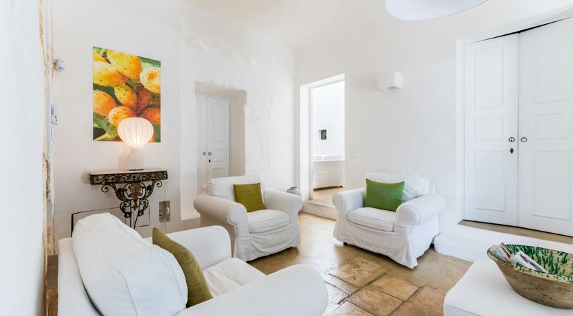 Photo of Cashmere & Stone