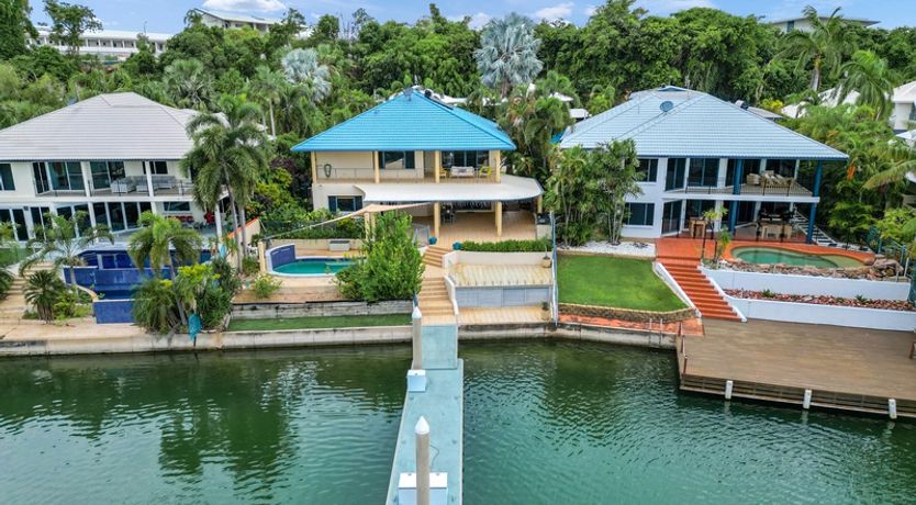 Photo of Darwin Seas