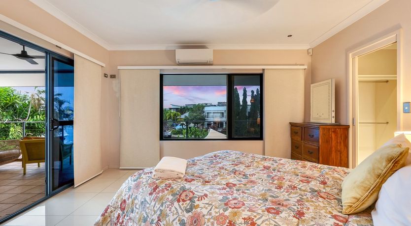 Photo of Darwin Seas