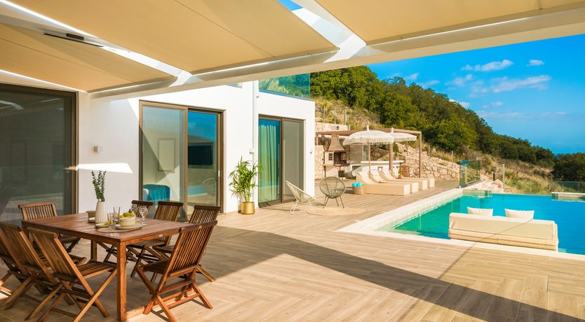 Photo of Infinite Horizons