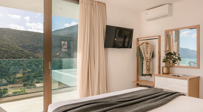 Photo of Infinite Horizons