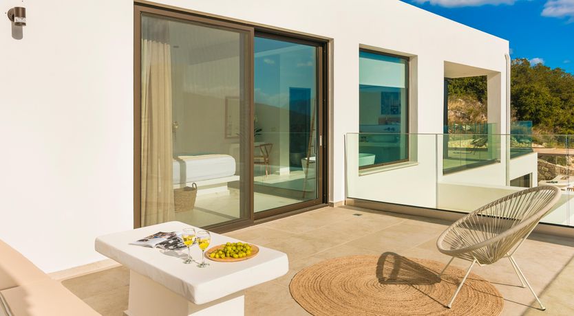 Photo of Infinite Horizons