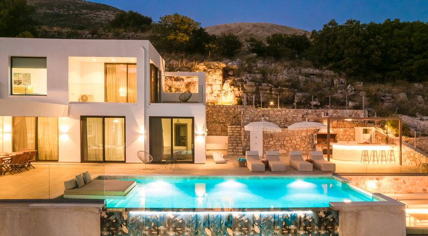 Photo of Infinite Horizons