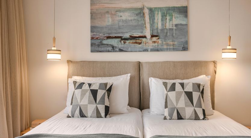 Photo of Infinite Horizons