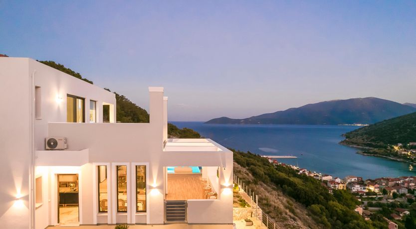 Photo of Infinite Horizons