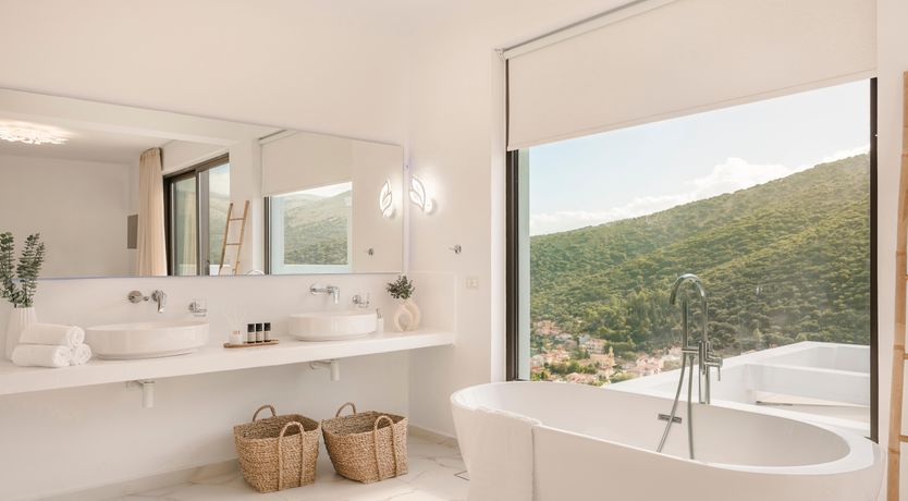 Photo of Infinite Horizons