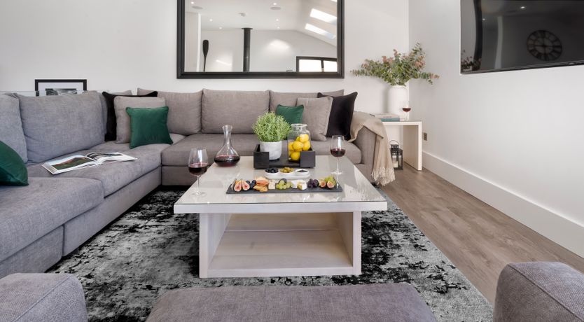 Photo of Lakeview Luxury