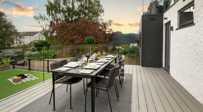 Photo of Lakeview Luxury