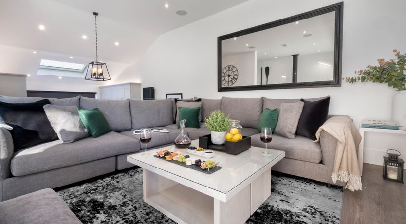 Photo of Lakeview Luxury