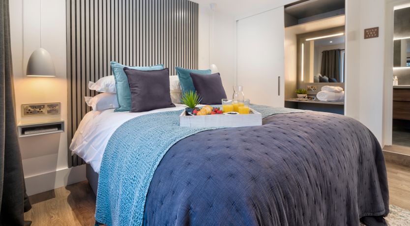 Photo of Lakeview Luxury